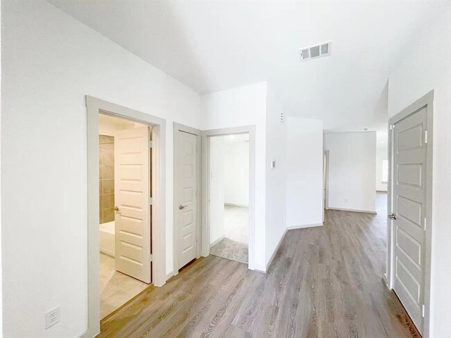 Building Photo - 18815 Oswin Haven Ln