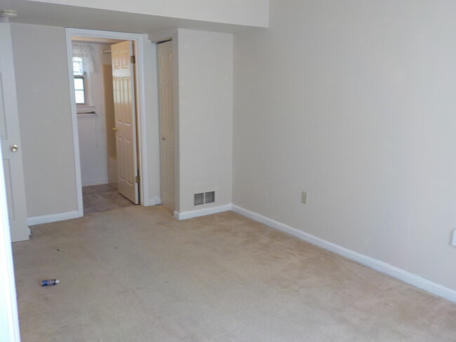 1st Floor Bedroom + bathroom - 1705 Peyton Randolph Ct