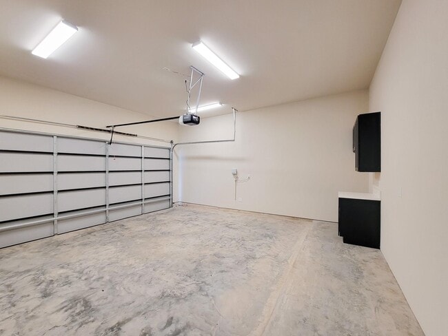 Building Photo - 5613 Leonard St