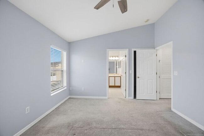 Building Photo - Villages of Bloomingdale