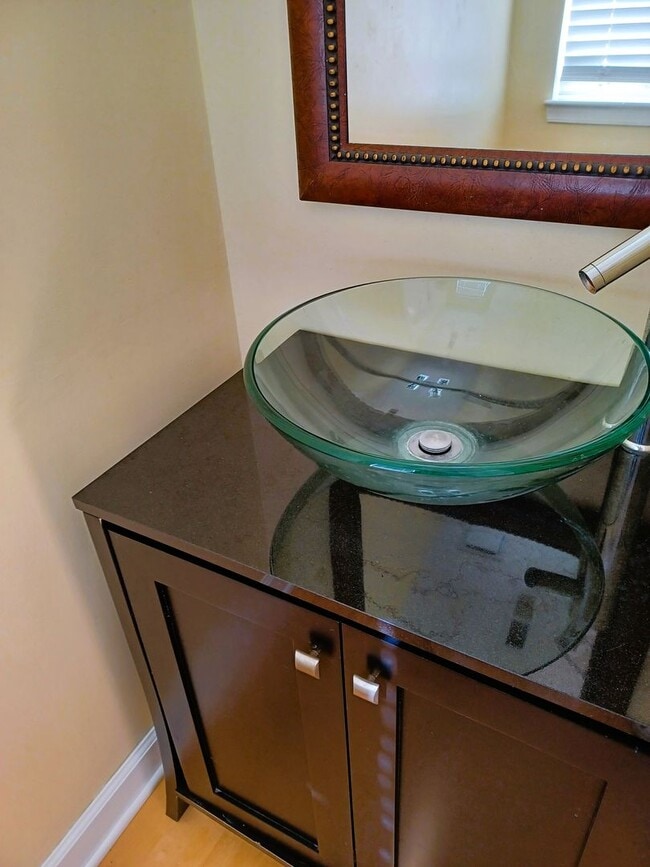 Building Photo - Glenwood