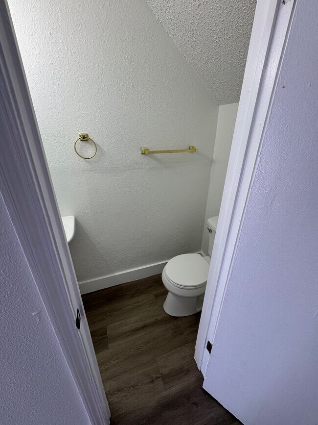 Building Photo - 2105 Giuffrias Ave