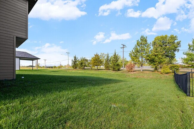 Building Photo - 5663 Ralph Dobbs Way