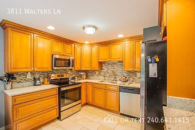Building Photo - 3811 Walters Ln