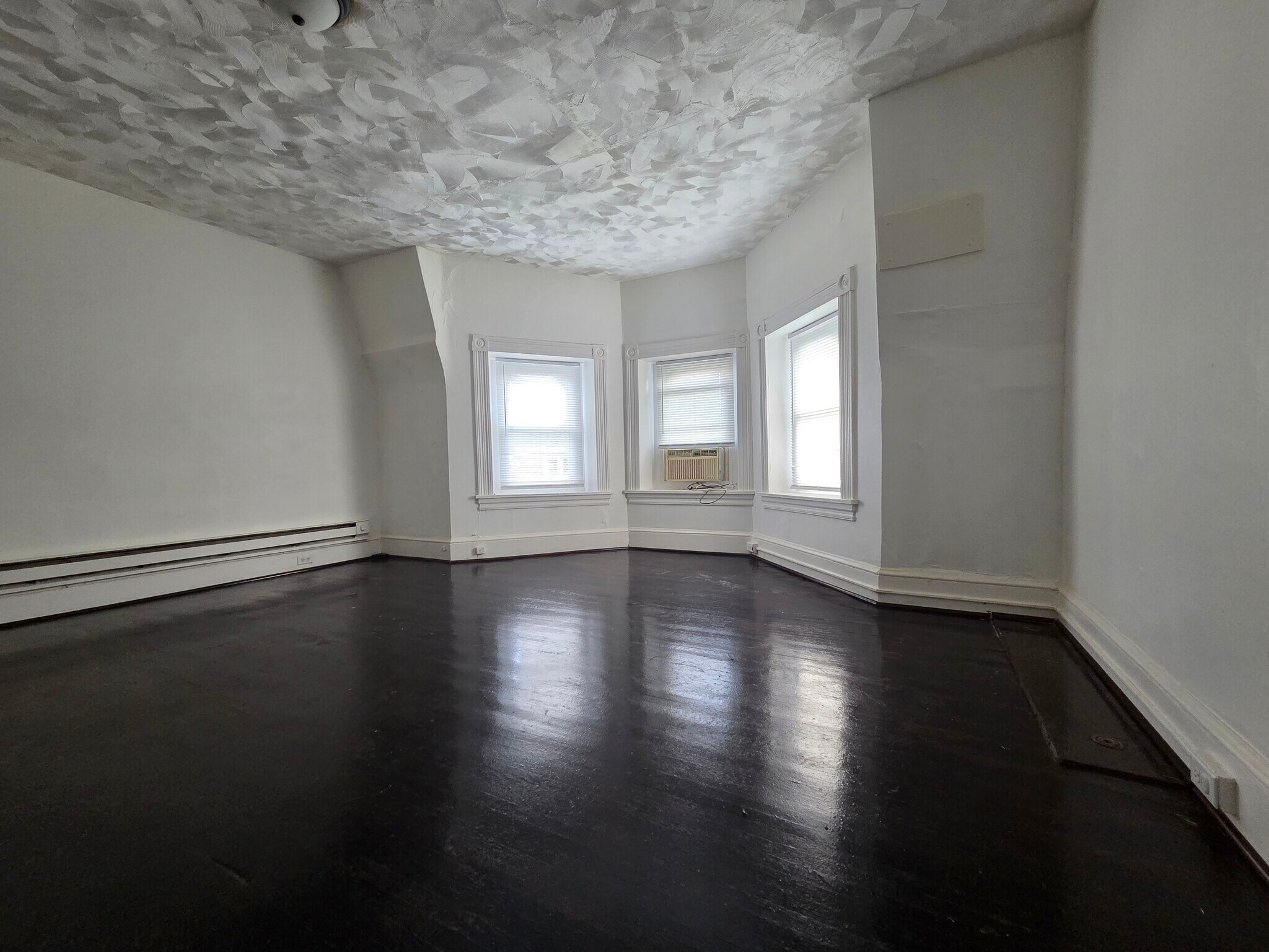Building Photo - 226 Clymer St