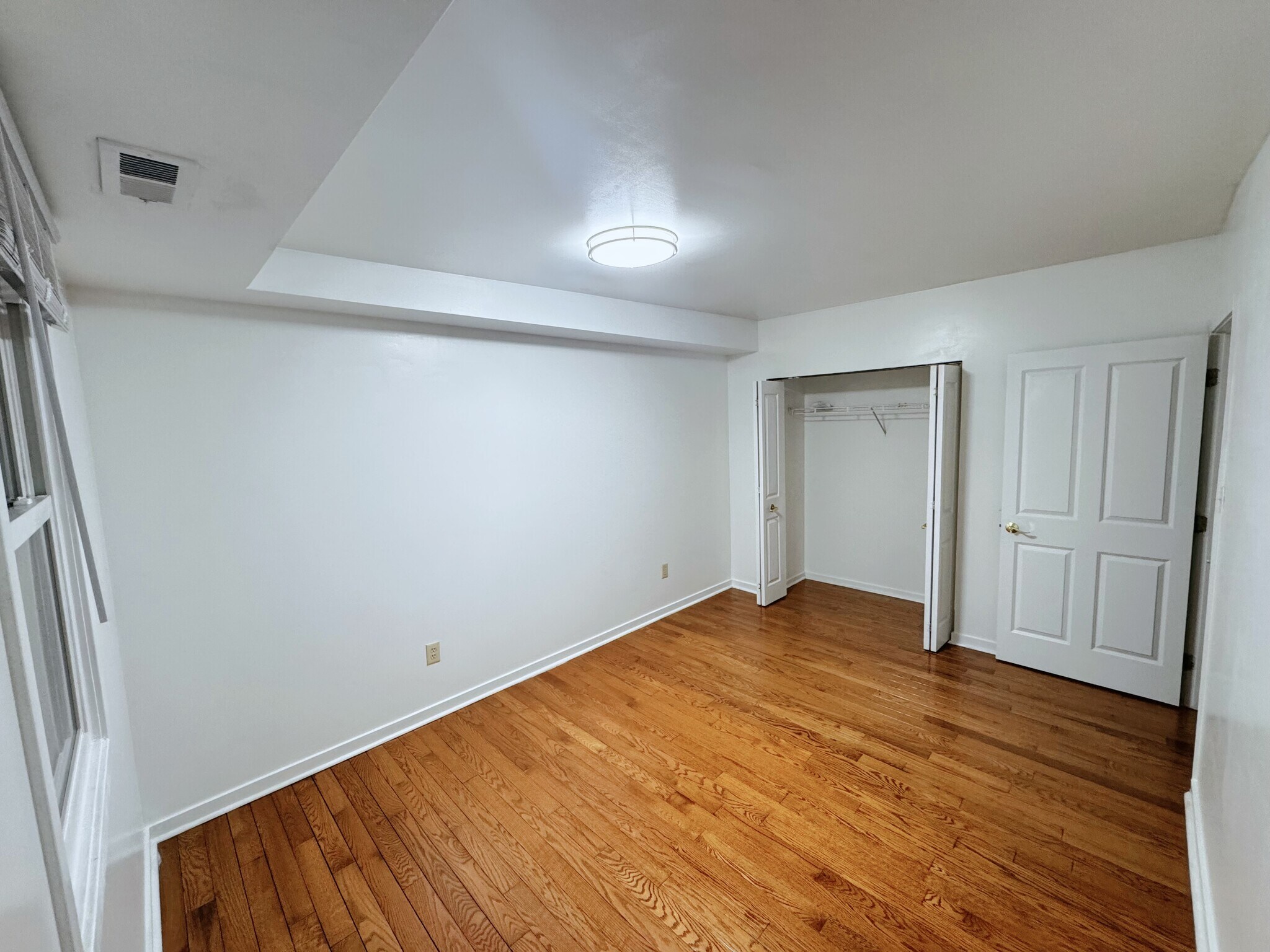 Building Photo - 304 N 8th St