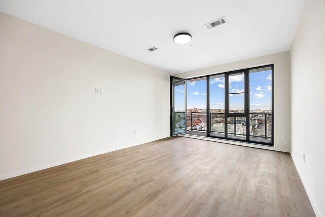 Building Photo - 15 West End Ave