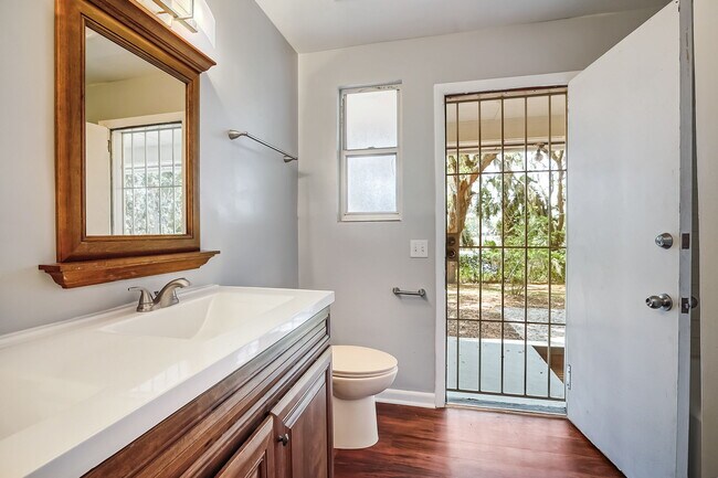 Building Photo - 3546 Clyde Dr