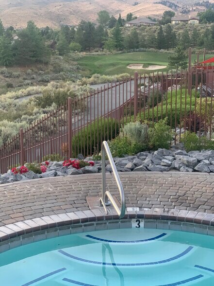 Building Photo - 1636 Springhill Dr