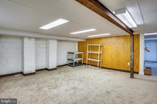 Building Photo - 119 N Peyton St