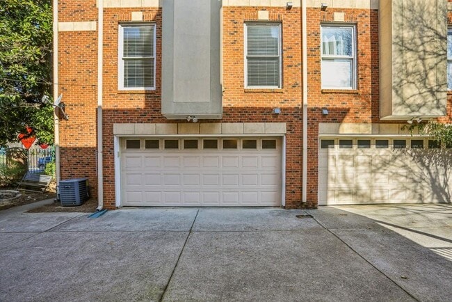 Building Photo - 689 Bonaventure Ave NE