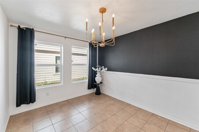 Building Photo - 16734 Warbler Dr