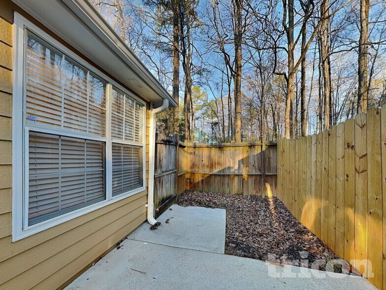 Building Photo - 2024 Atha Woods Dr