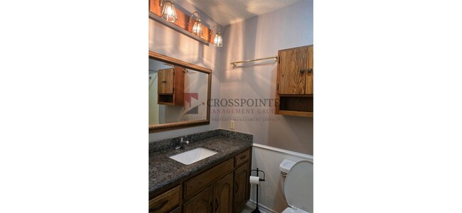 Building Photo - Spacious and Stunning 3 Bedroom 2 Bath Home in Longview!