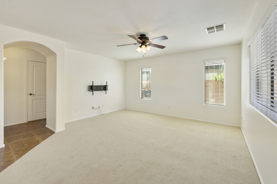 Great Room - 2404 W Silver Sage Ln