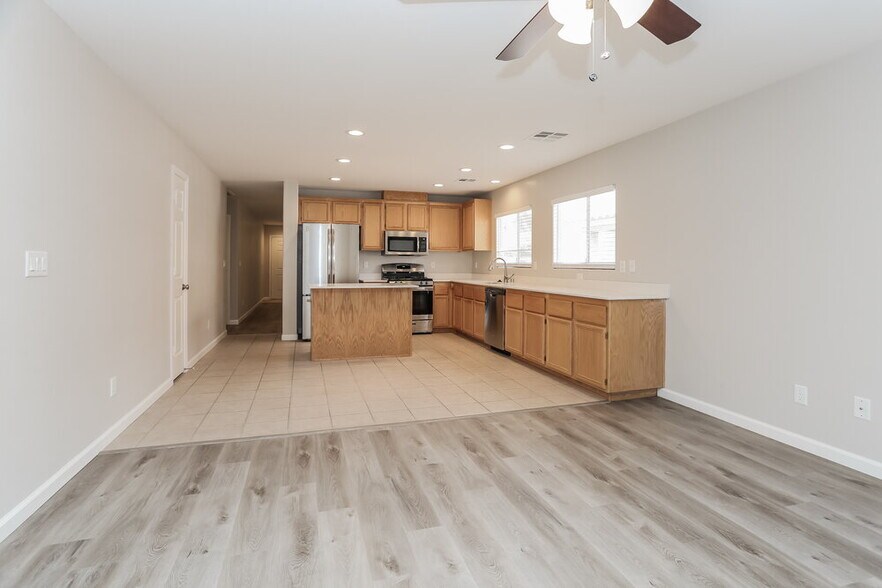 Building Photo - 8024 Roundup Ridge St