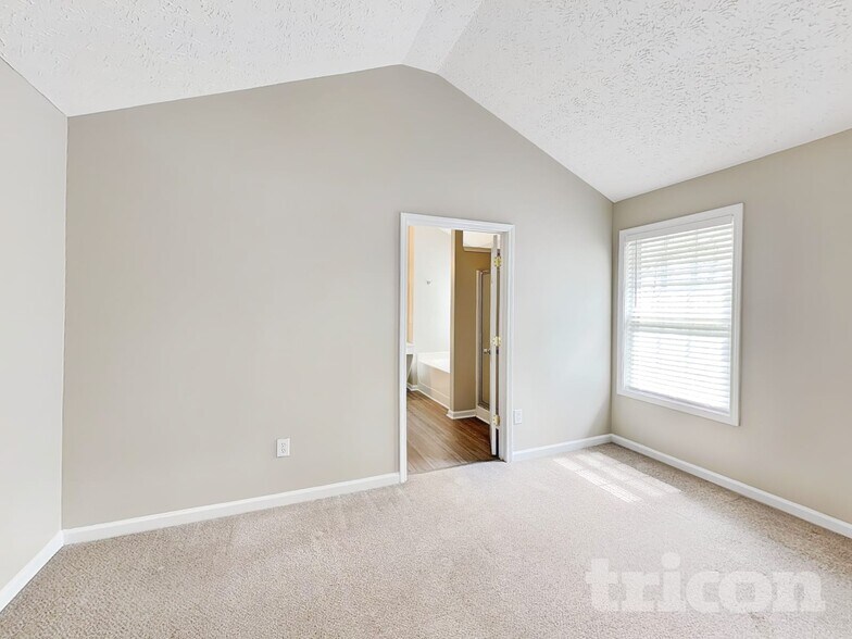 Building Photo - 315 Clairidge Ln SW