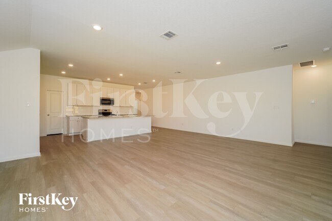 Building Photo - 10639 Erinita Way