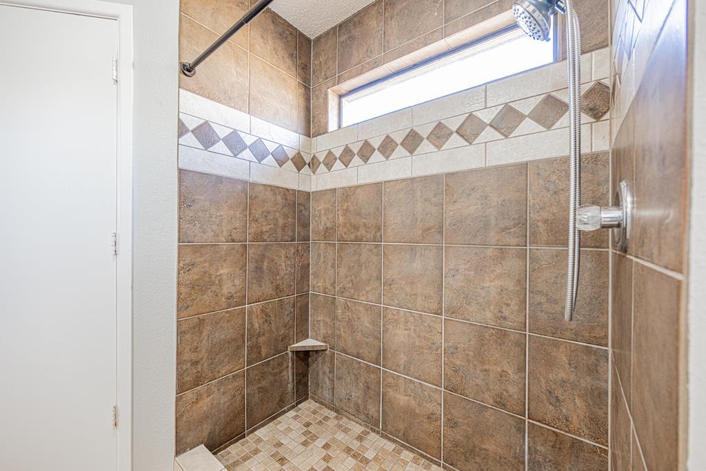 Building Photo - 105 Quail Run