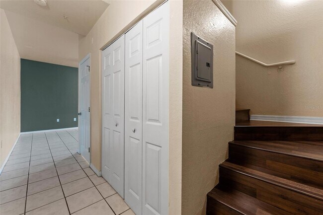 Building Photo - 5039 Sunridge Palms Dr
