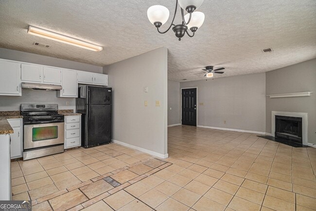 Building Photo - 5913 Summerglen Ln