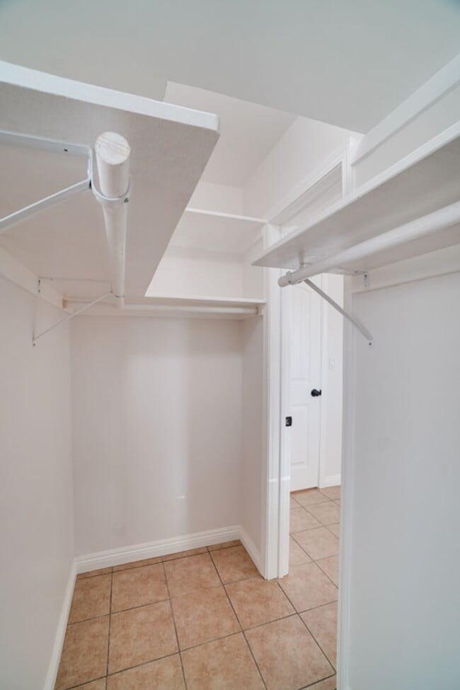 Building Photo - Coleen Ct - Gorgeous, Newly Remodeled 4 Be...