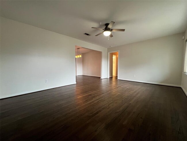 Building Photo - 1428 W 43rd St