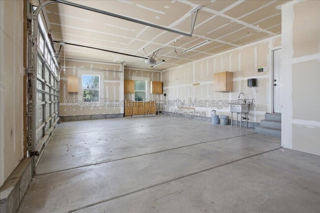 Building Photo - 2106 E Sunnyvale Dr