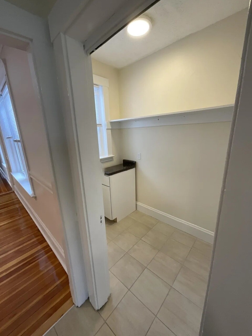 Building Photo - 9 Barrows St