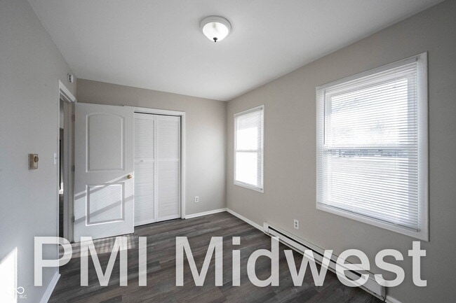 Building Photo - 4881 300W