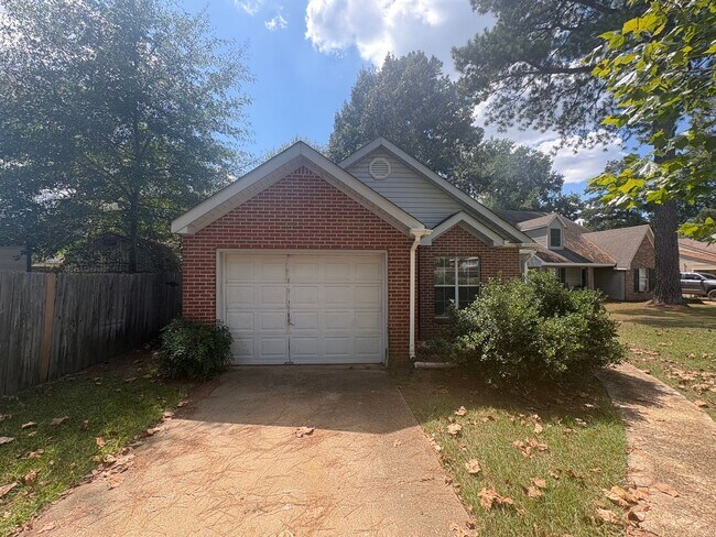 Building Photo - 2012 Red Oak Dr