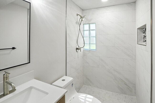 Building Photo - 8558 Harvard Park Dr