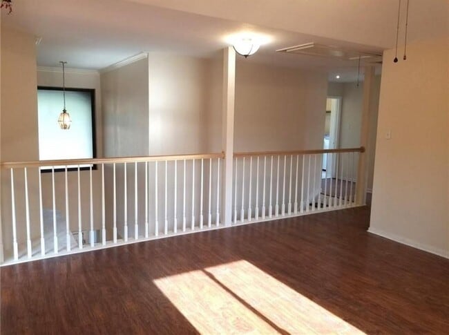 Building Photo - 406 Settlers Valley Dr