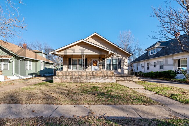 Primary Photo - 806 N Faulkner St