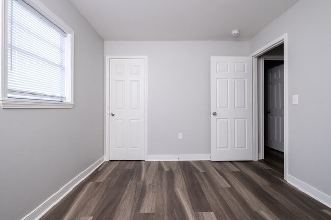 Building Photo - 1624-1626 Brown