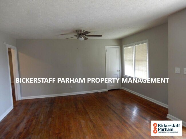 Building Photo - Charming Brick House, Located off of Warm Springs road!!