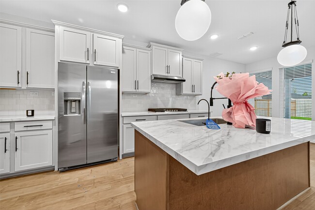 Building Photo - 10934 White Mist Dr