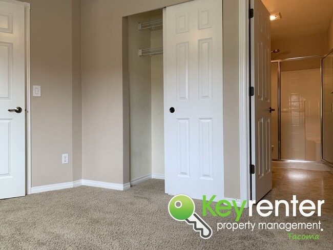 Building Photo - Luxury View Home in Gas Lamp Terrace, near...