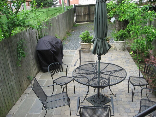 Building Photo - 1344 Potomac Ave SE