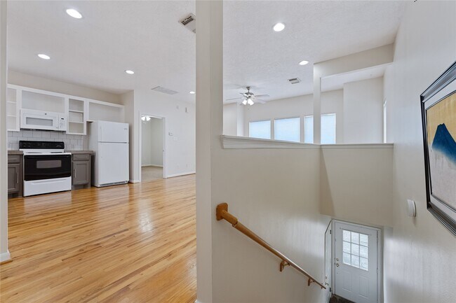 Building Photo - 1819 Branard St