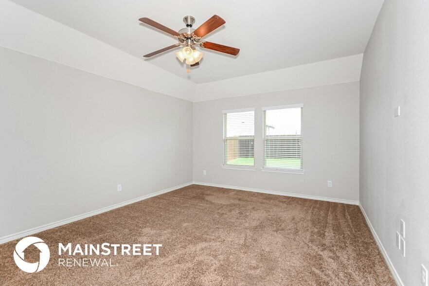 Building Photo - 571 Kara Dr