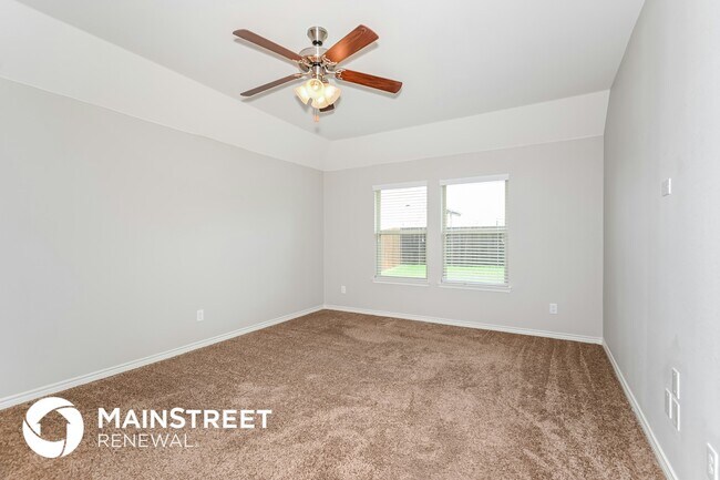 Building Photo - 571 Kara Dr