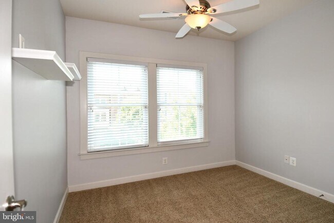 Building Photo - 409 Hydrangea Place