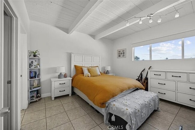 Building Photo - 7924 Woodman Ave