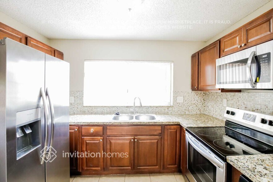 Building Photo - 12621 NW 11th Ln