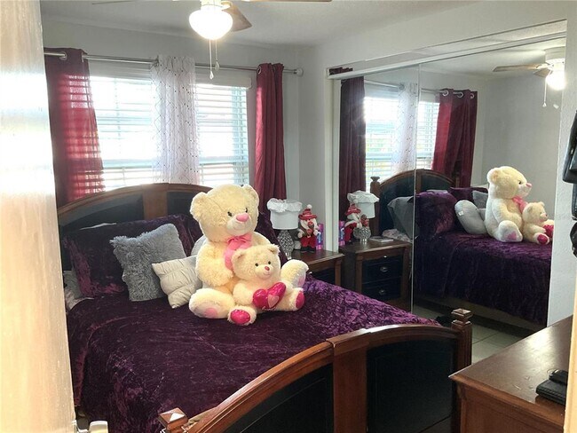 Building Photo - 9315 Candlemaker Ct