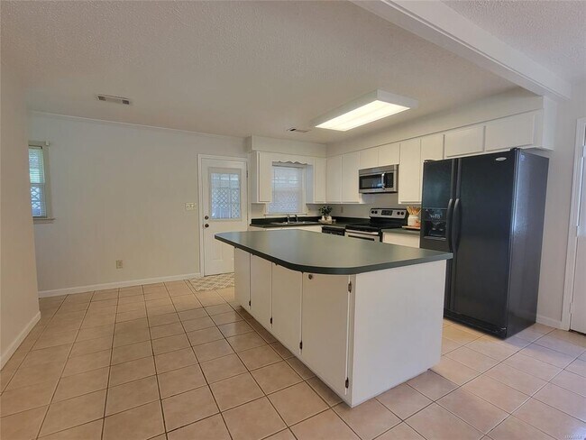 Building Photo - 8107 Pinto Ln