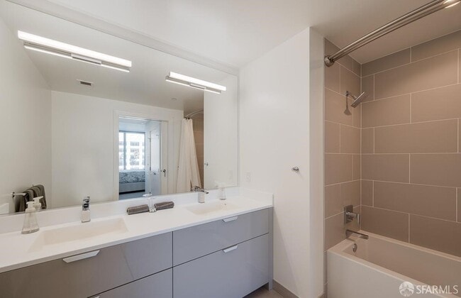 Building Photo - 1000 3rd St