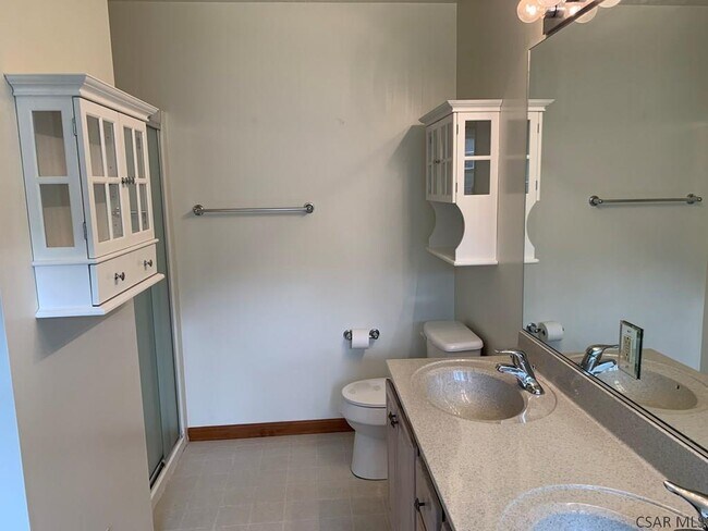 Building Photo - 133 Anderson Ln