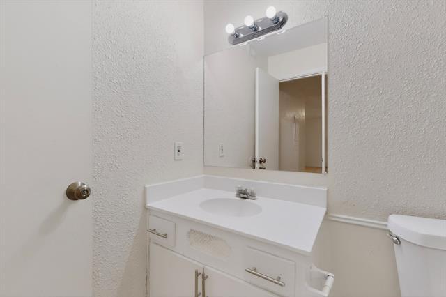 Building Photo - 6808 Trail Lake Dr